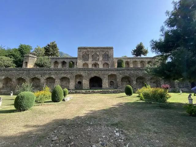 Srinagar Lakes & Gardens Short Break travel experience
