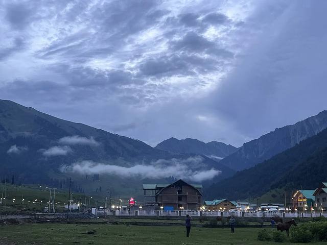 Pahalgam Valley Slow Escape travel experience